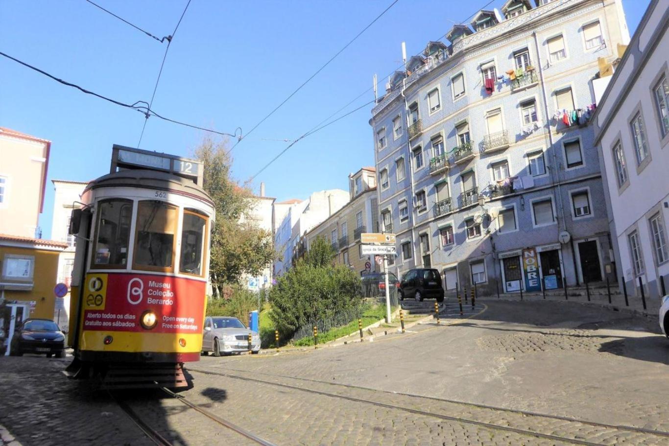 Be Local - Historic House Of Santo Andre In Alfama - Lisbon Apartment ภายนอก รูปภาพ